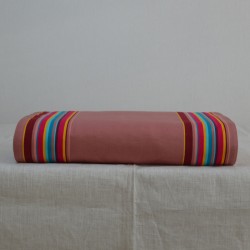 Toile à transat ou toile à chilienne avec des rayures colorées sur les bords