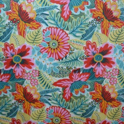 Nappe en toile ou tissu enduit avec un motif floral très coloré