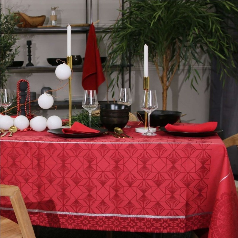 Nappe en jacquard traité Teflon, spécial "Réveillon" avec un motif moderne et des liserés argentés, existe en 2 couleurs