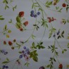 Toile cirée standard avec des fleurs et des fruits sauvages pour un aspect champêtre