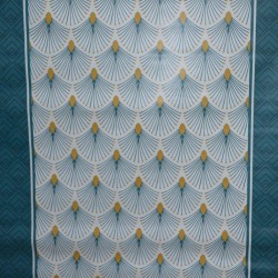 Toile cirée standard en 140 cm de large avec un mélange de motifs originaux et modernes