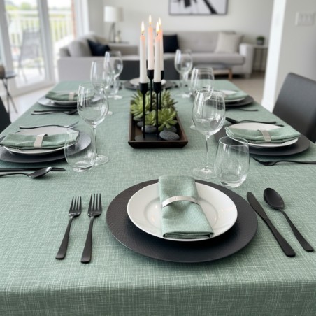 Tissu laminé au mètre Milo, une nappe verte texturée au style naturel et chic