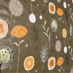 Toile cirée au mètre Amandine, au charme floral délicatement rétro, décliné dans des tons chaleureux