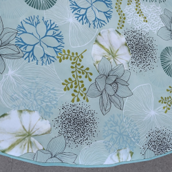 Toile cirée ronde Ø 160 Nerina, ornée de magnifiques fleurs aquatiques pour sublimer votre table...