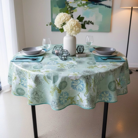 Toile cirée ronde Ø 160 Nerina, ornée de magnifiques fleurs aquatiques pour sublimer votre table...