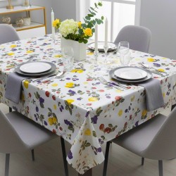 Toile cirée au mètre Augustin, au fond blanc lumineux est décorée d'un motif fruité plein de fraîcheur et de gourmandise ...