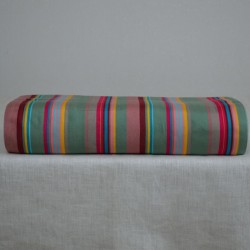 La toile à transat est en 44 cm de large