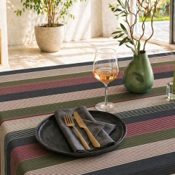 Nappe anti-tache au motif rayures contemporaines, déclinée en 2 coloris.